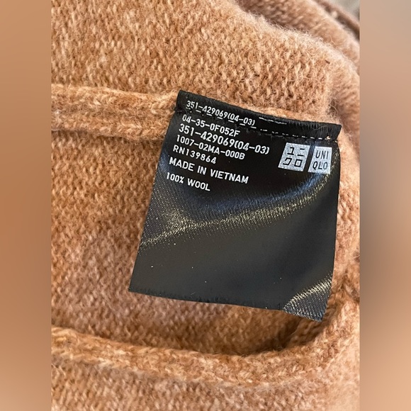 Uniqlo caramel 100% wool button up cardigan (size XS) - Picture 2 of 4